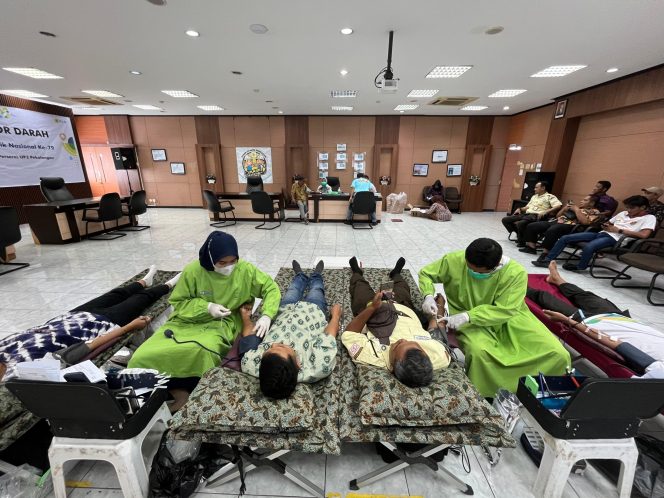 
					Peringati Hari Listrik Nasional, PLN UP3 Pekalongan Gelar Aksi Donor Darah Bentuk Peduli Pada Sesama