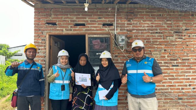 
					Hari Listrik Nasional, PLN UP3 Pekalongan Sambung Listrik Gratis Untuk Warga Kurang Mampu Lewat Program Light Up The Dream