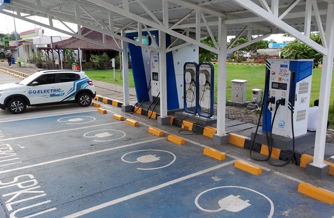 
					Jelang Nataru, PLN UP3 Pekalongan Tambah Infrastruktur SPKLU