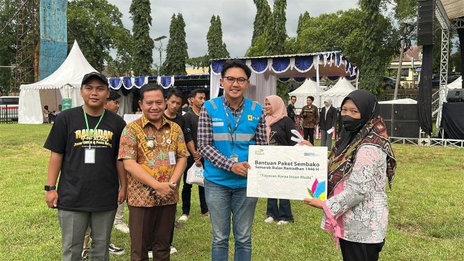 
					PLN Peduli UP3 Pekalongan Serahkan 2.515 Bantuan Paket Sembako Untuk Masyarakat Kab. Pekalongan pada Gelaran Ramadhan Fest