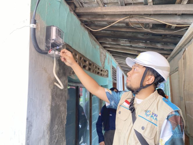 
					Listrik Untuk Rakyat, PLN UP3 Pekalongan Berikan Bantuan Sambungan Listrik Gratis Bagi Warga Tidak Mampu